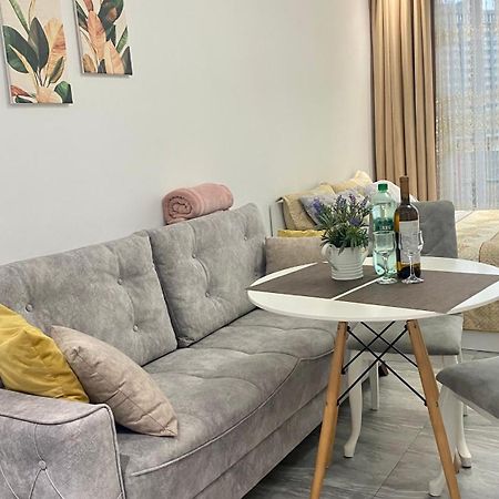 Real Palace Apartment Батуми Экстерьер фото