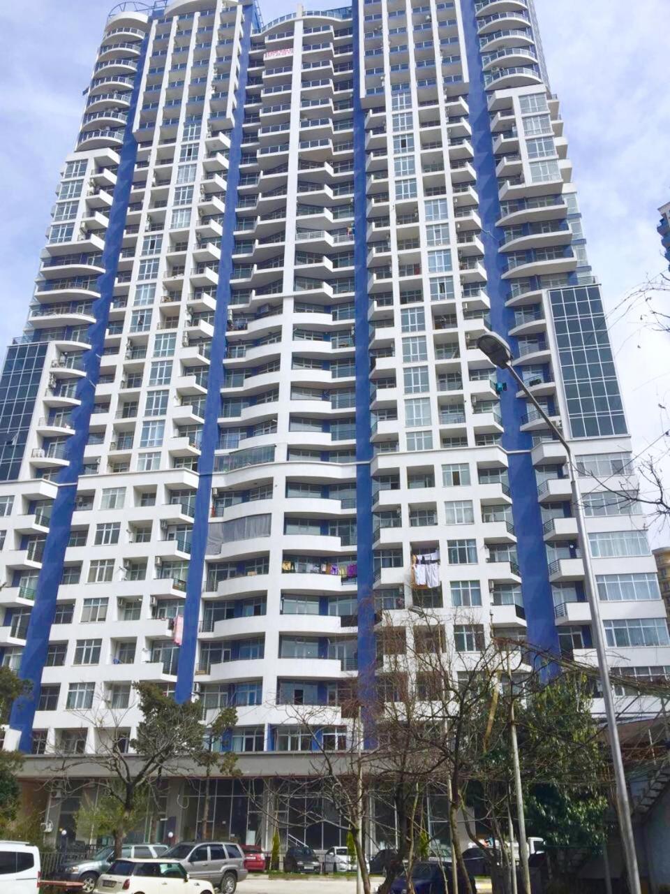 Real Palace Apartment Батуми Экстерьер фото